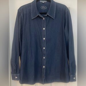 Foxcroft blouse in excellent condition